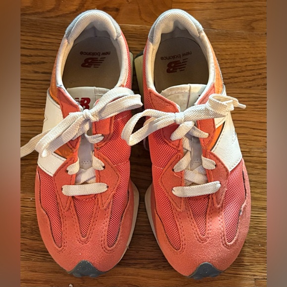 New Balance 327 Big Kid 'Gulf Red' Sneakers Size 1 EUC
